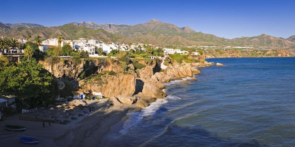 Edificio Verdemar - Stunning 1 Bed Apartment With Pool & Sea Views Nerja Buitenkant foto